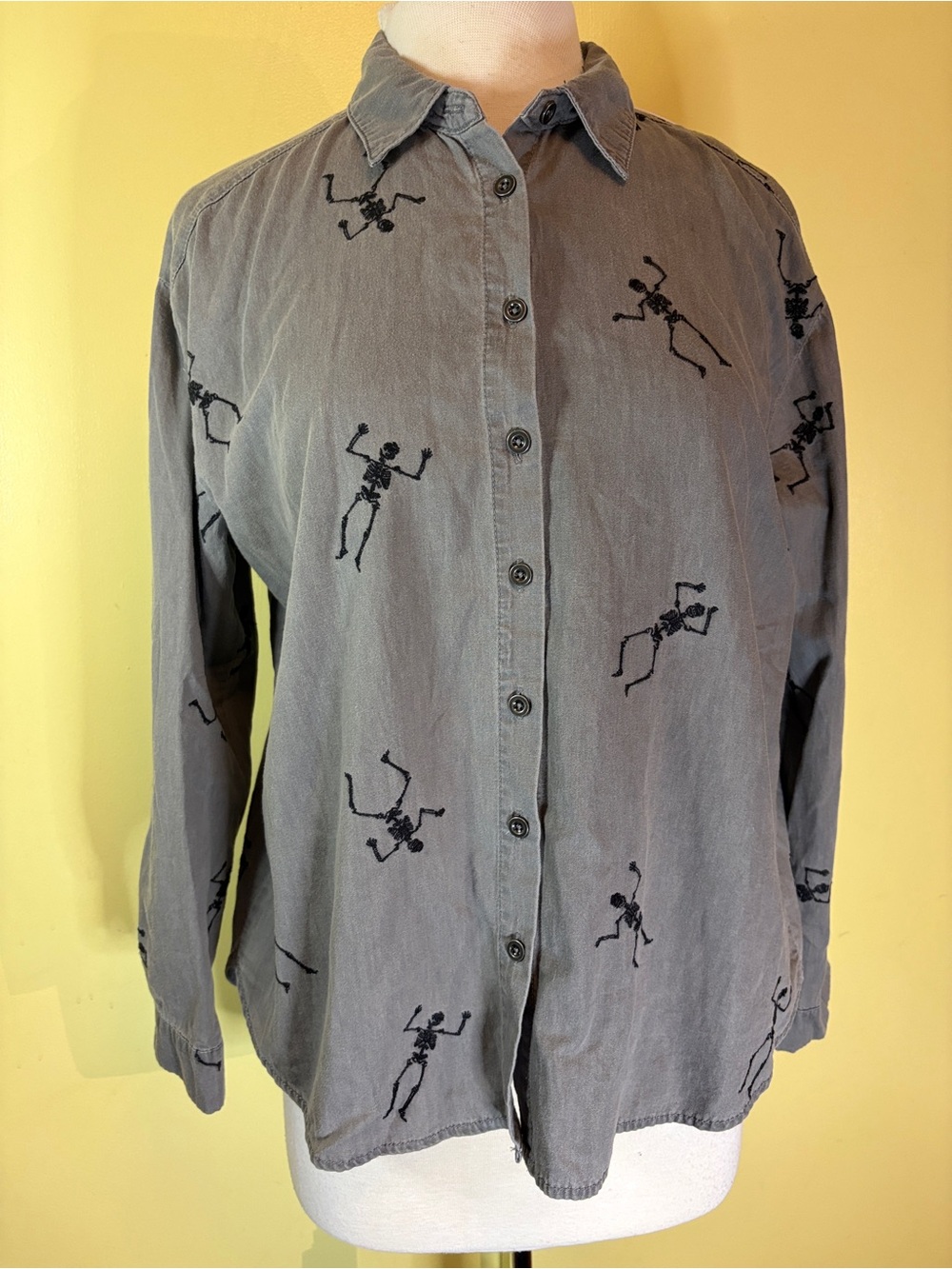 Jane and Delancey Gray Button-Down Shirt with Black Skeleton Print - Picture 2 of 12